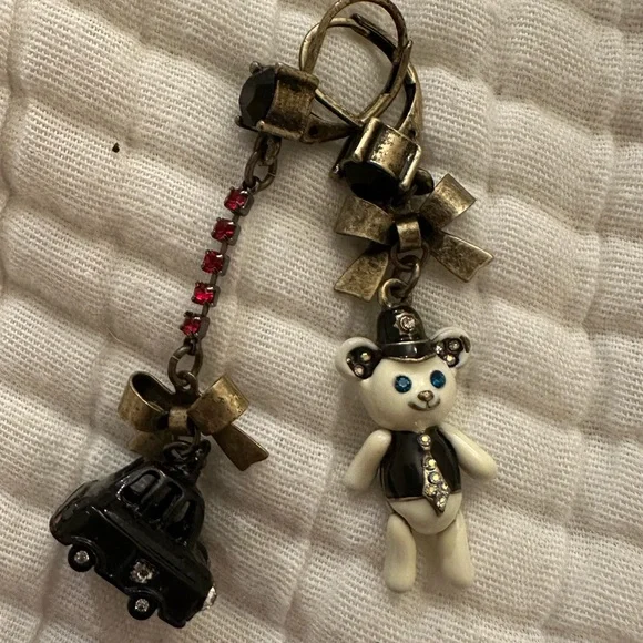 ADORABLE & RARE Betsey Johnson Police Officer Bear and Cop Car Earrings - Picture 4 of 5